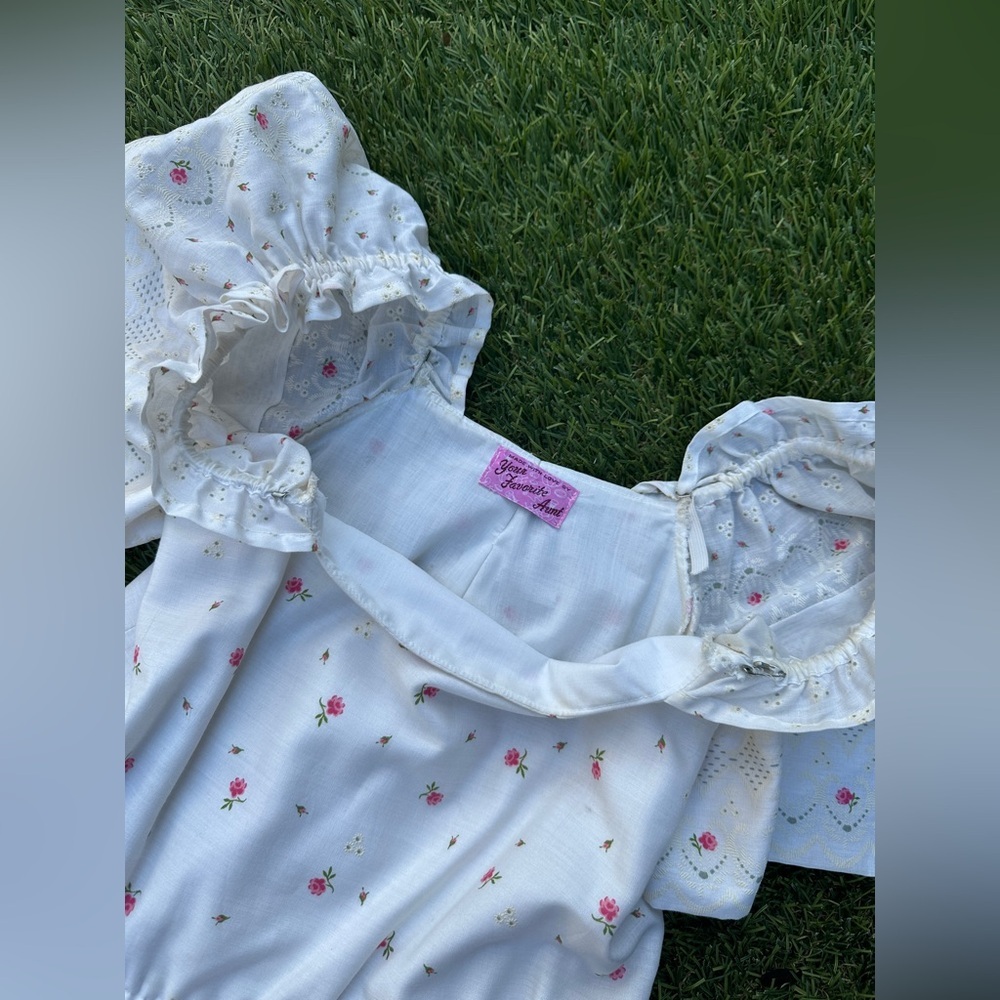 Vintage 1970s Handmade Floral Pink + White Eyelet Dress - Picture 7 of 8
